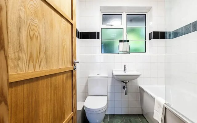 1930's Period Property in Leafy Suburb