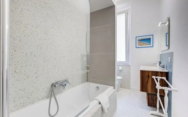 Elegant 3-Bedroom Apt in Piazza Mazzini