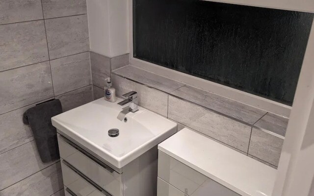 2 Bed House - Garden & Excellent Wifi