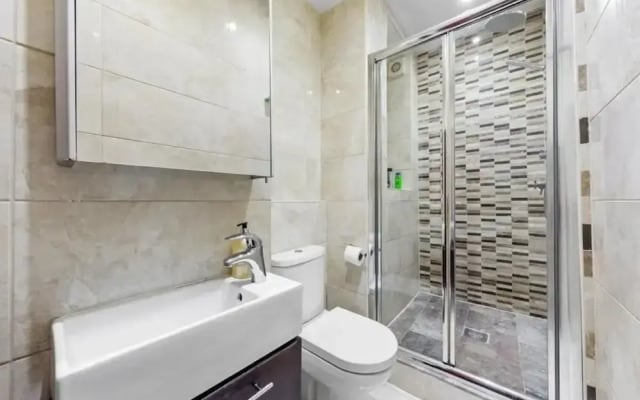 London Chic Apartment - City Center Gem