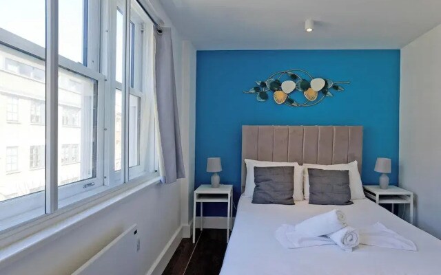 Imperial Middlesex Street Apartments