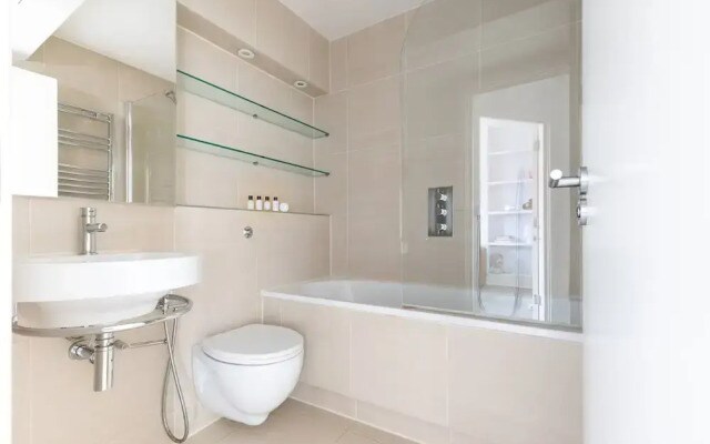 Oakley Street VII by Onefinestay