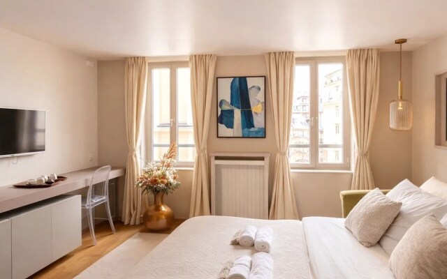1532 Mouffetard