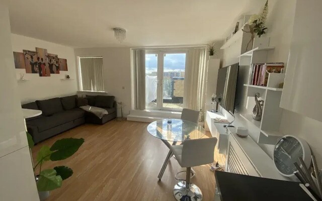 Captivating 1-bed Apartment in Barking