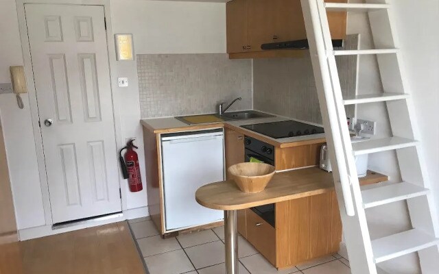 HFS Studio Next To Hydepark L30