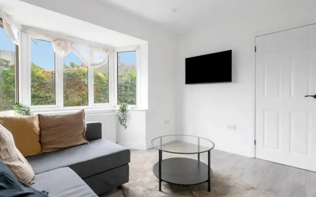 3bed House-free Parking