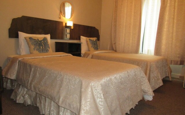 Airport Inn Hotel