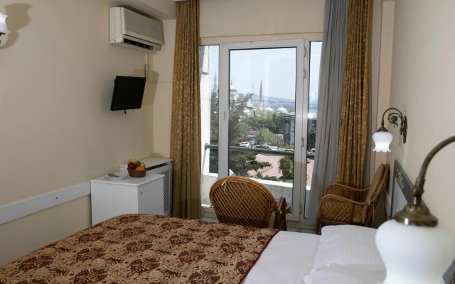 Hali Hotel