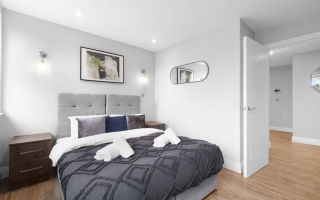 The Isleworth 2BR 2BA with Gated Parking & Balcony