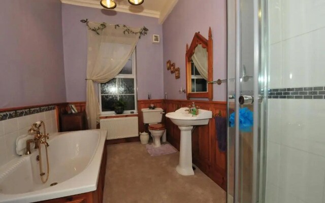 Ashtree House Bed And Breakfast