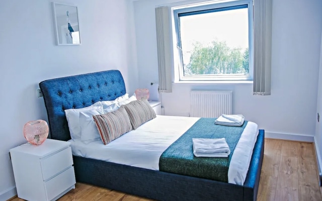 Riverside 2 Bed Apartment