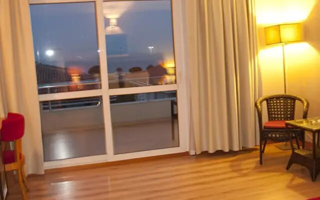 Dragos Island Hotel