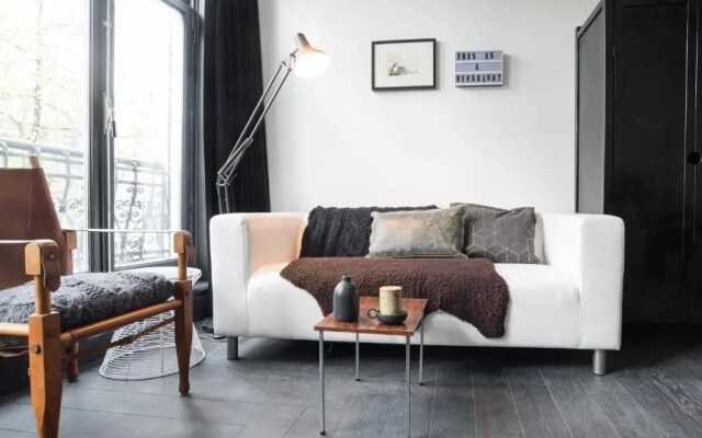 The Black Canal view private studio