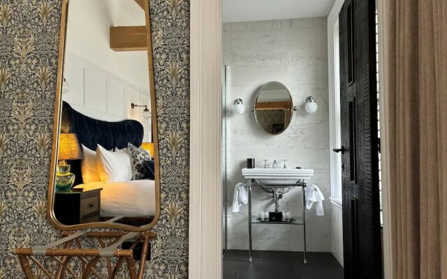 Manor House Lindley