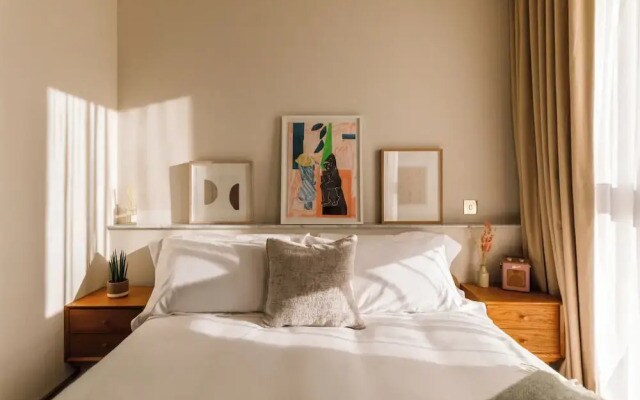 Luxury Studio With Balcony in North London