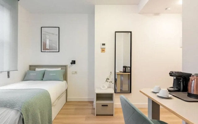 Square Rooms by Charming