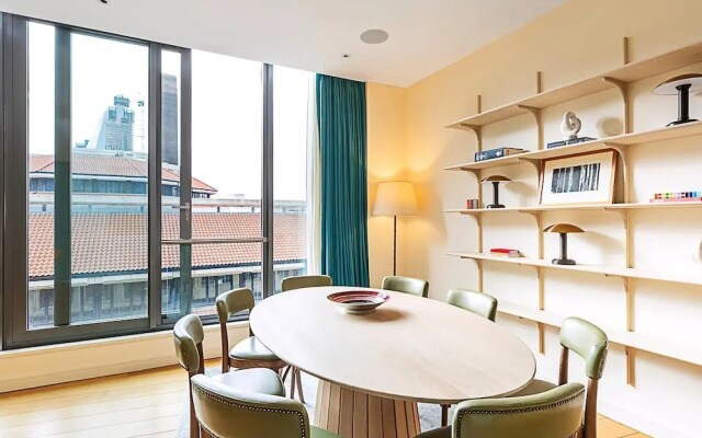 Luxury Penthouse Overlooking the Thames