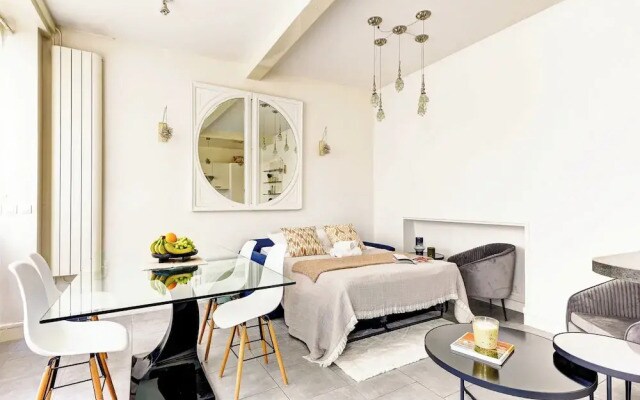 Stylish 1BR by Luxembourg Garden