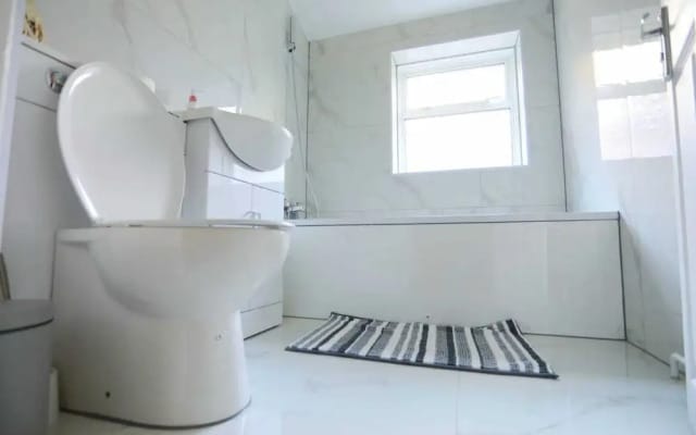 Impeccable 3-bed House in Plumstead, London