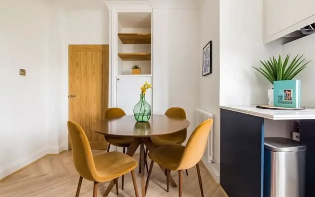 The Blackheath Hideaway - Alluring 2bdr Flat With Balcony