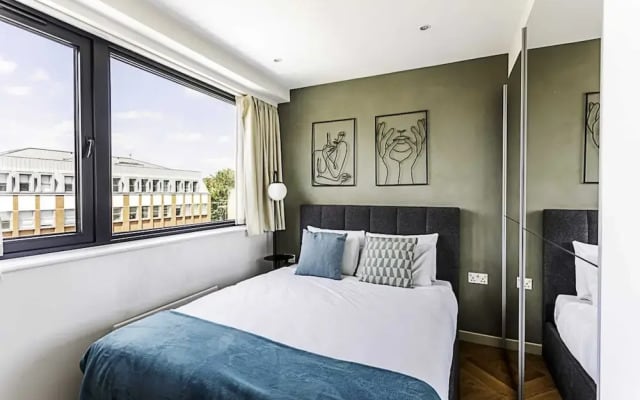 1-bed Apartment: Close to Wimbledon Station