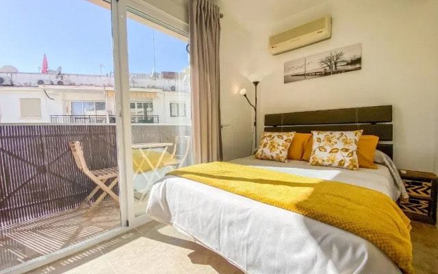 ¡Relax, terraza y wifi! A 50m de la playa