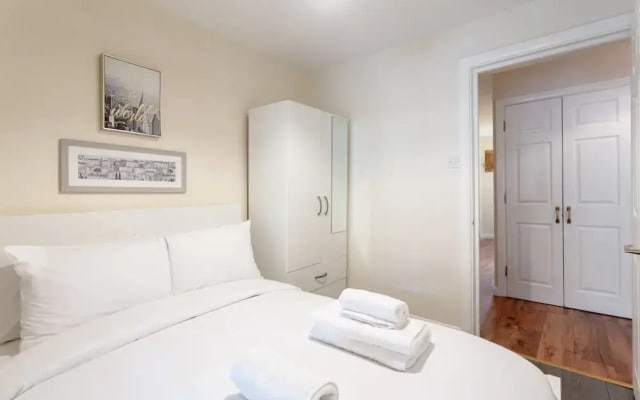 Stylish 4 Bedroom Property in East London