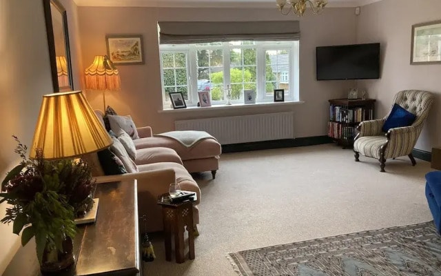 Stunning 2 Bed Bungalow in Liverpool Leafy Suburb