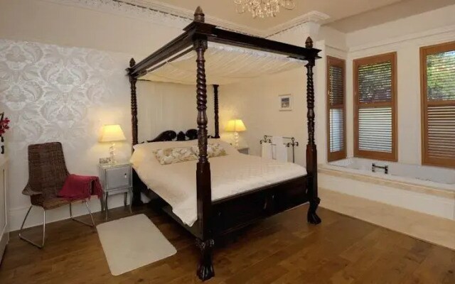 2@109 Hull