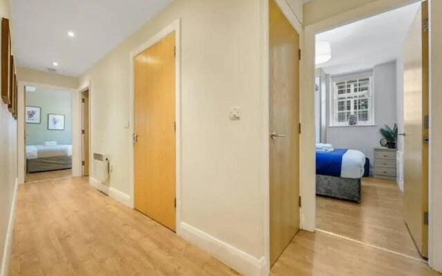 Host Apartments Queen Square Apartment