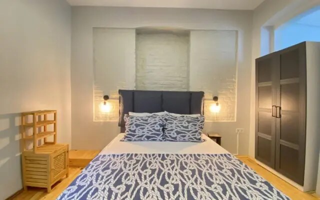 Flat With Backyard Close to Galata Tower