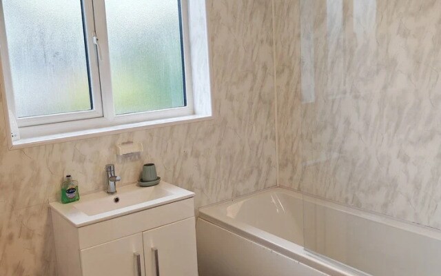 Charming 5 Bedroom House in Bexley