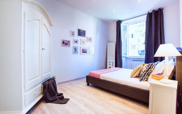 Romantic Flat With Large Terrace Close to S. Peter