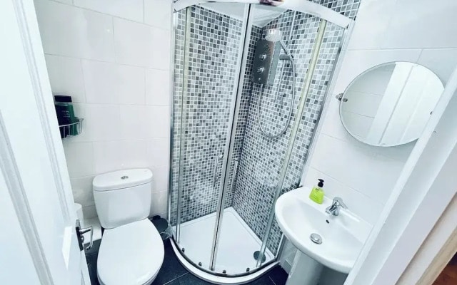 Refurb Private Suite - Wimbledon & Airport Access