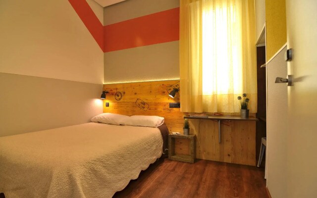 Хостел Far Home Atocha