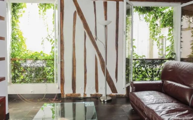 Studio in Bustling St Maur / Oberkampf Area