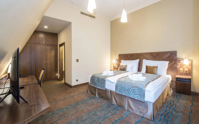 Merchant's Crown Suites and Spa