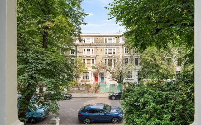 Modern 2 Bedroom Apartment in Notting Hill