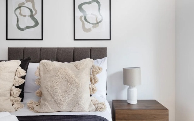 Modern 1BR with Balcony by Soho