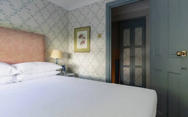 Westbourne Park Road Xvii by Onefinestay