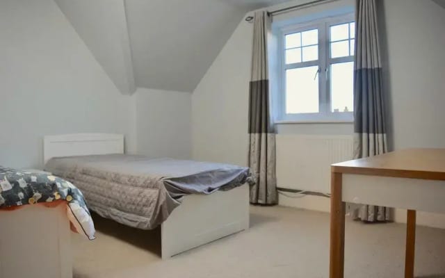 3 Bedroom Home In The Heart Of Wimbledon