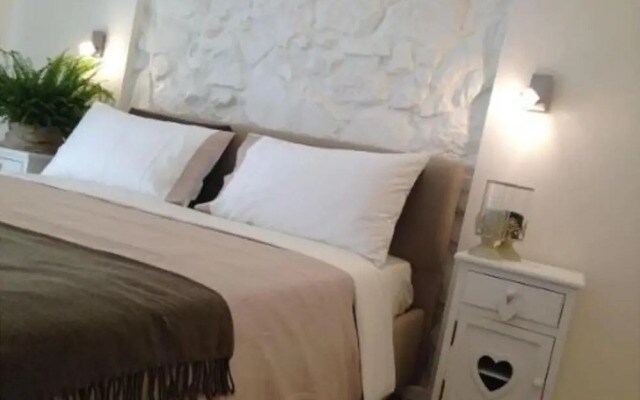 Vatican White Apartment - Vatican Cumfida