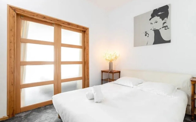 St. Germain - Odeon Area Apartment