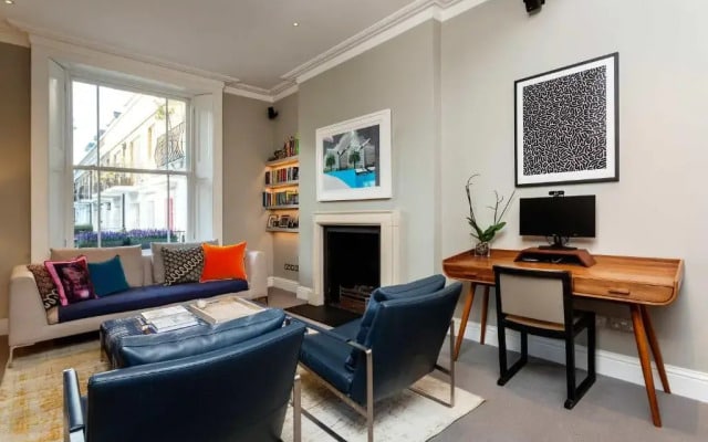 Veeve - Chelsea Square Serenity