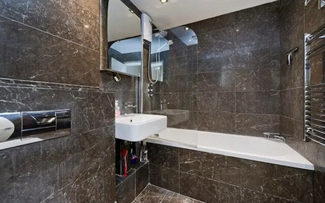 2 Bedroom Apartment - Bayswater