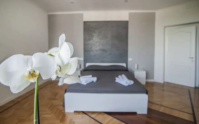 Vignola Apartment