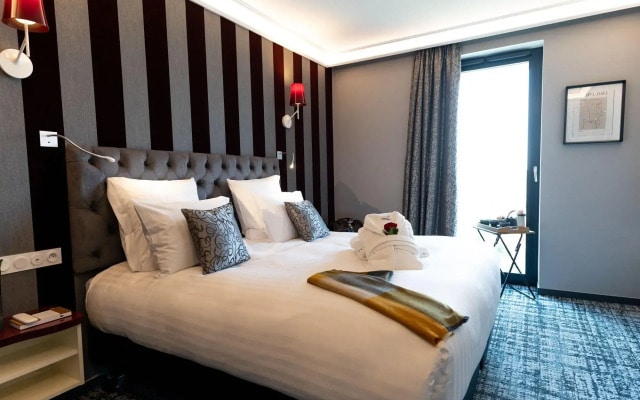 Hotel Dali Val d'Europe, Tapestry Collection by Hilton