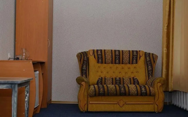 Happy Hotel