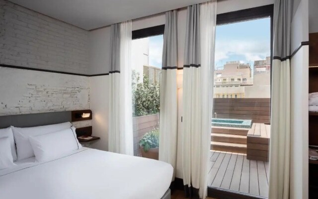 Hotel Praktik Èssens
