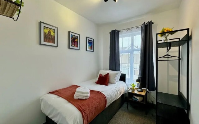 Lenhurst House